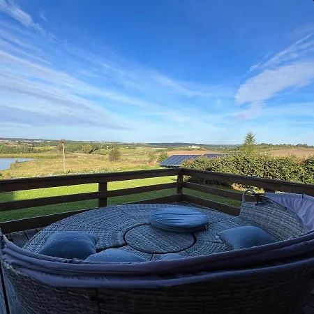 Drewniany Dom Na Wzgorzu * Swiatki