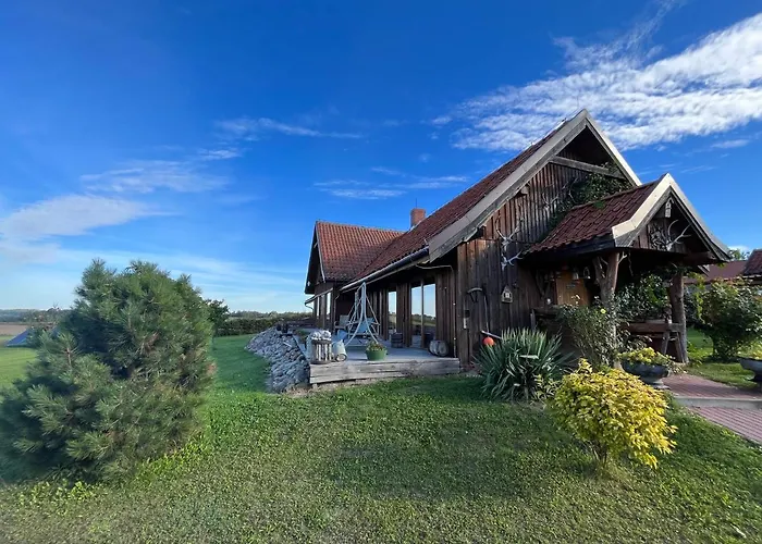 Drewniany Dom Na Wzgorzu